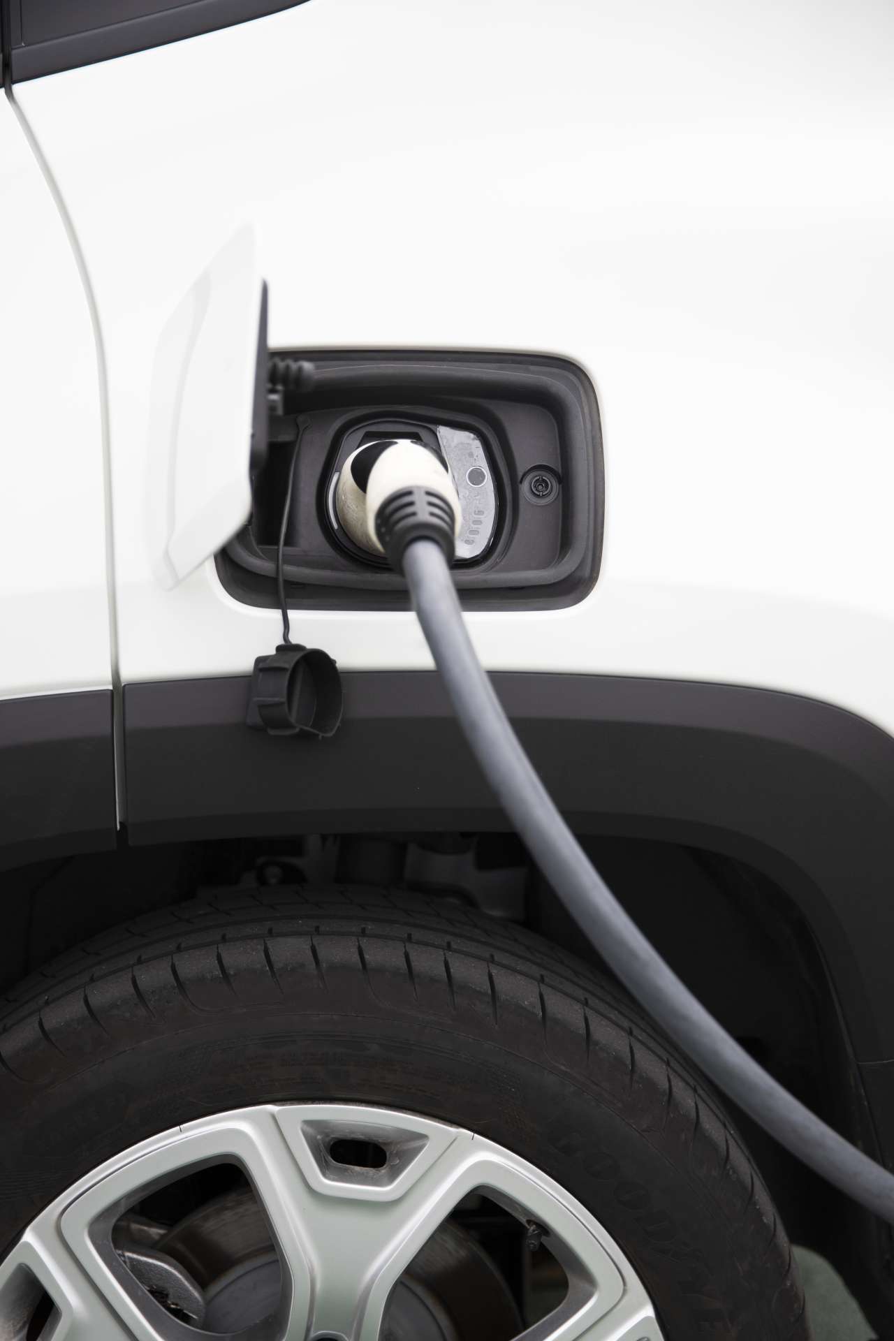 plug and charge: a new way of charging without any badge or app